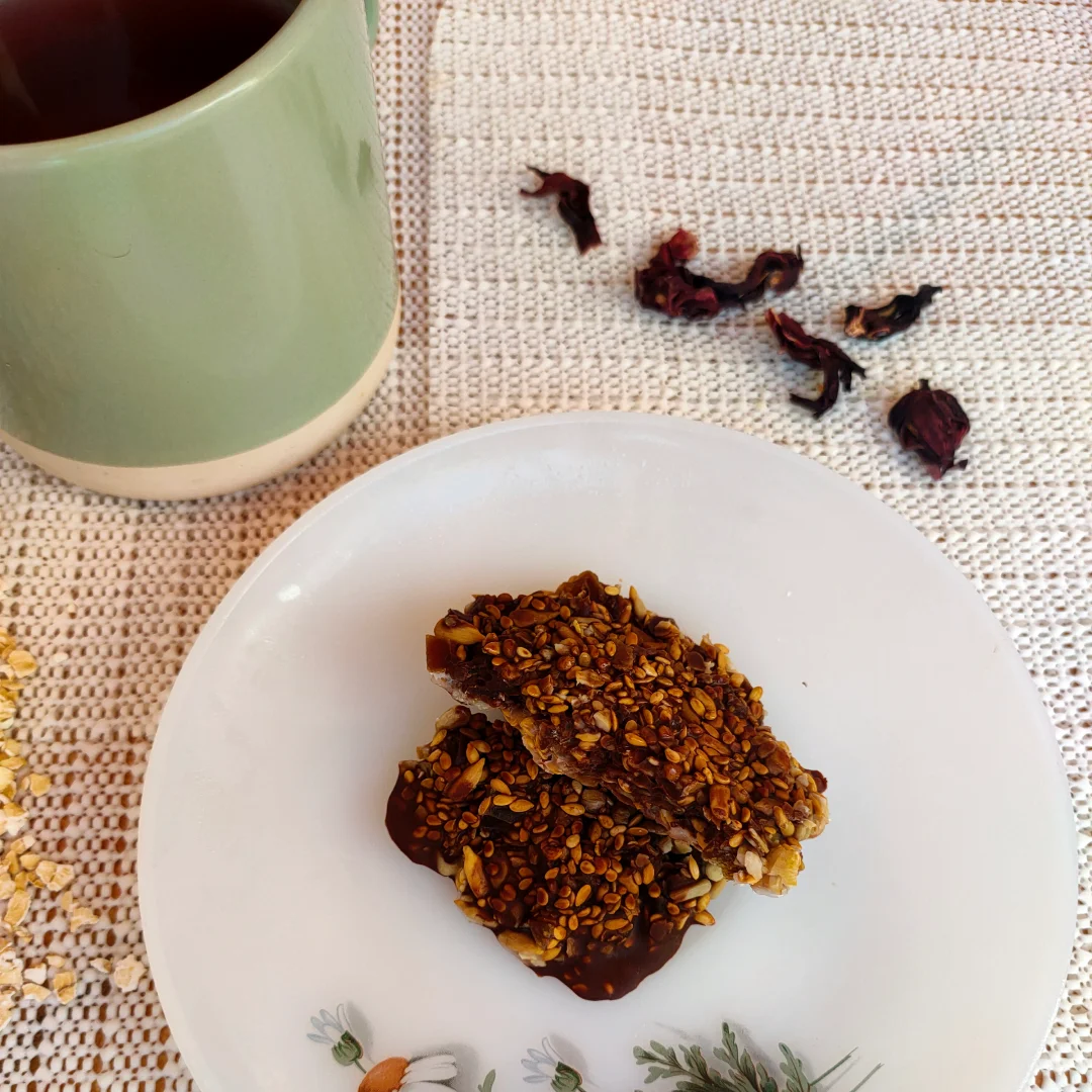 Low FODMAP Crunchy Chocolate Snack - Ready in 15 minutes